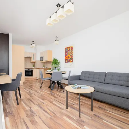 Spacious With Parking And Balcony By Renters Апартаменты *