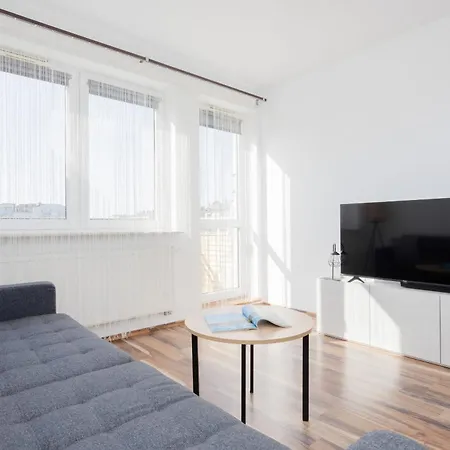Spacious With Parking And Balcony By Renters