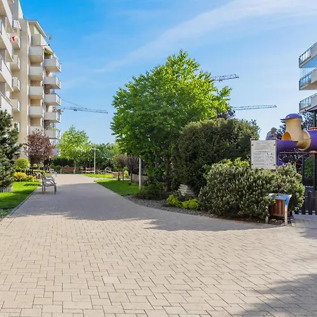 Апартаменты Spacious With Parking And Balcony By Renters Варшава