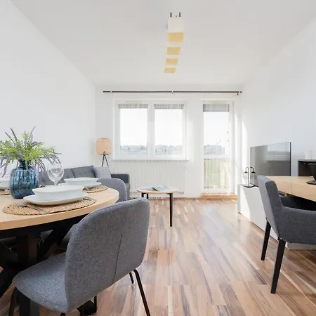 公寓 Spacious With Parking And Balcony By Renters *