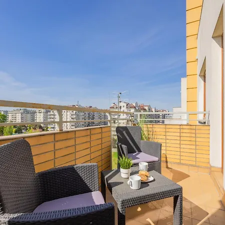 公寓 Spacious With Parking And Balcony By Renters *